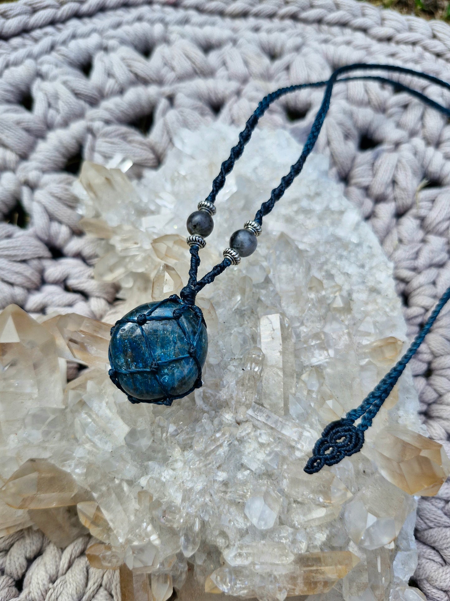 Blue Kyanite and Labradorite macrame necklace